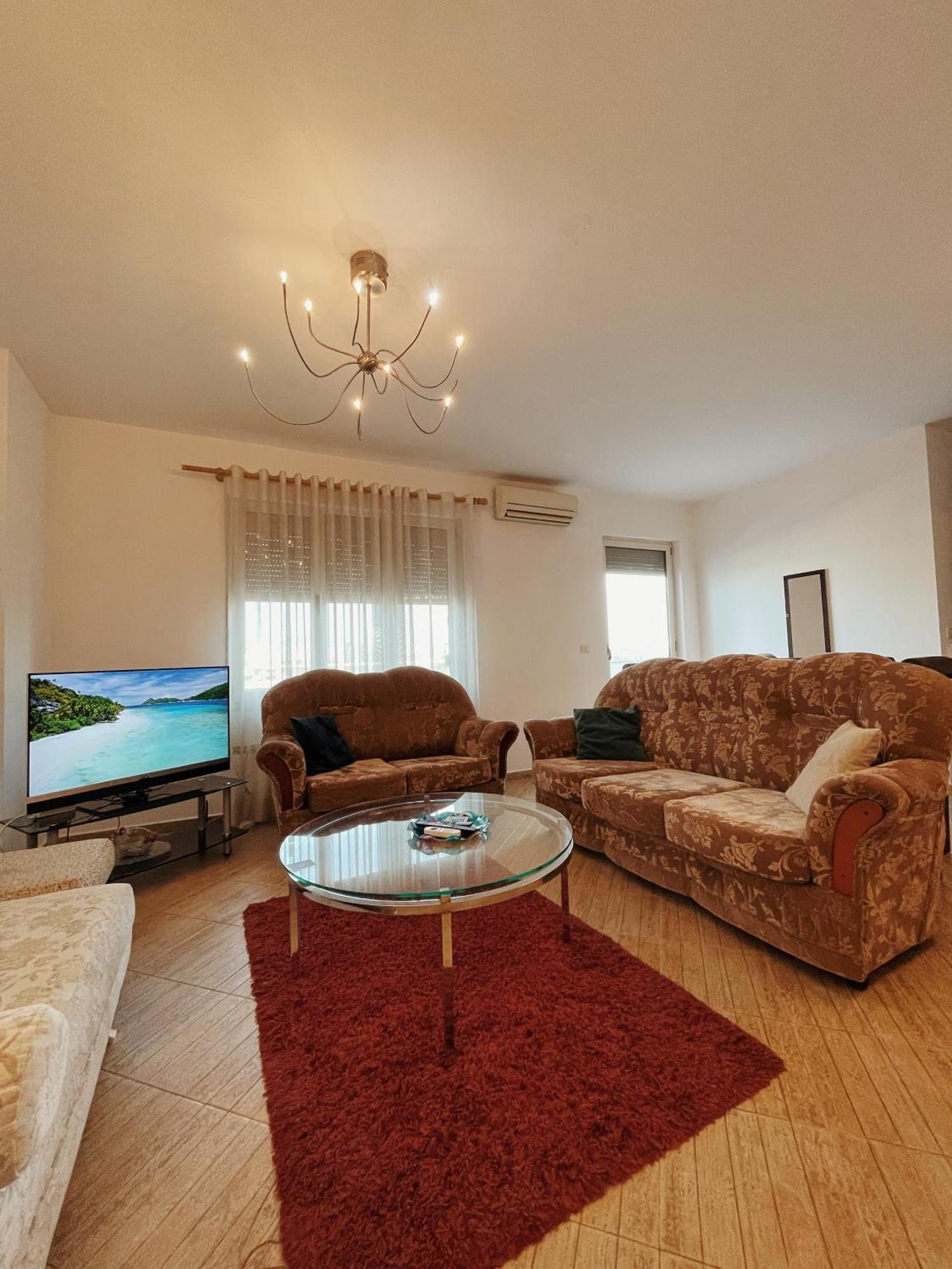 Lovely Apartment Tirana Exterior foto